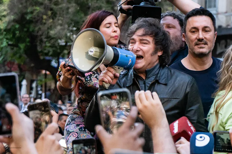 Milei llega a Mendoza para jugar fuerte en Maipú y golpear al kirchnerismo en la recta final 5 09 10 2025 javier milei mendoza