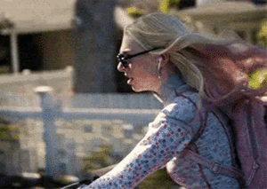 Euphoria y Skins: libertad, identidad y el vértigo de crecer sin un horizonte 5 Euphoria: Hunter Schafer interpreta a Jules Vaughn