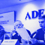 Mesa redonda de ADEPA en duotono
