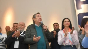 Purga Peruca: el PJ apunta contra La Cámpora 2 Peronismo: En un escenario que presuntamente marca el inicio de una etapa de saneamiento institucional dentro del peronismo local, el pedido de expulsión contra la cúpula de La Cámpora en Mendoza ha ingresado en su fase resolutiva.