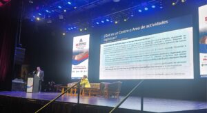 Congreso de Vialidad: Mendoza cerró cuatro días de debate sobre infraestructura, tecnología y movilidad 10 Exposición del CFI sobre zonas de actividades logísticas