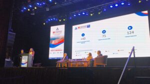 Congreso de Vialidad: Mendoza cerró cuatro días de debate sobre infraestructura, tecnología y movilidad 5 Emma Albrieu, presidenta de la Asociación Argentina de Carreteras, durante su discurso de cierre