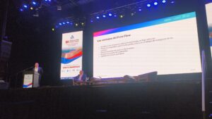 Congreso de Vialidad: Mendoza cerró cuatro días de debate sobre infraestructura, tecnología y movilidad 8 Pablo Ceriani, gerente general de Autopistas de Buenos Aires SA —AUBASA—, sobre las ventajas del Free Flow durante su exposición