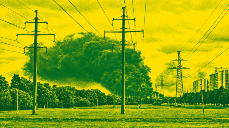 Diesel: Humo tras un incendio en la refinería de Moscú el 18 de junio de 2026. Rotafinus · CC0 · Wikimedia Commons